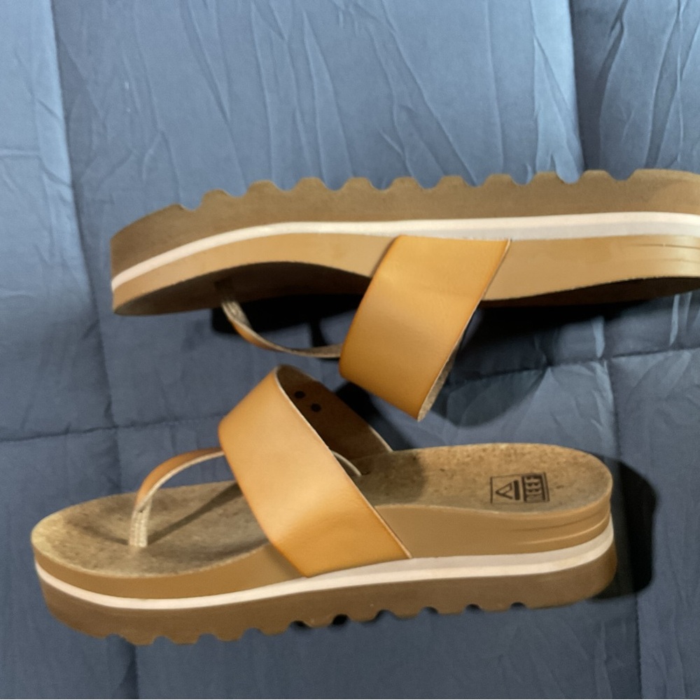 Reef Tan Sandals - Picture 2 of 5